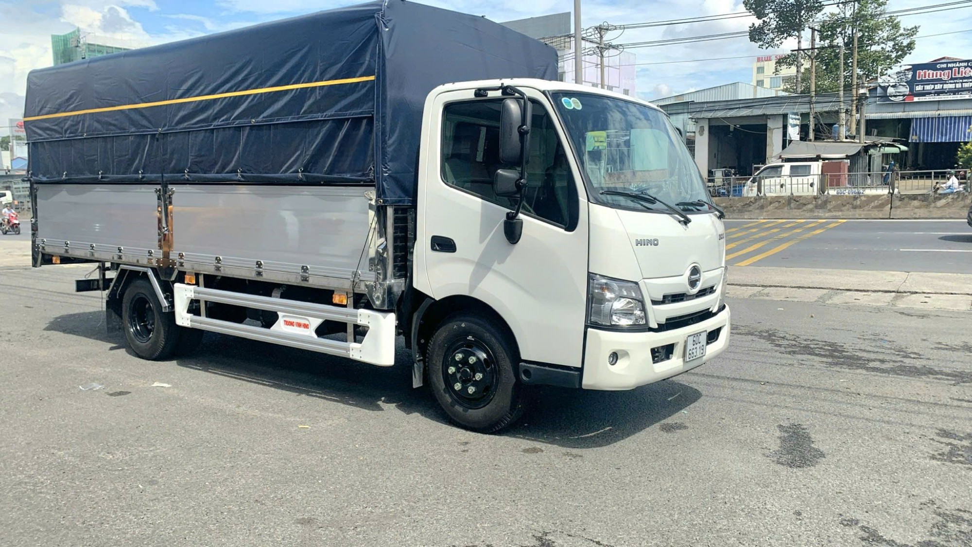 Hino 2,4 Tấn XZU710L 